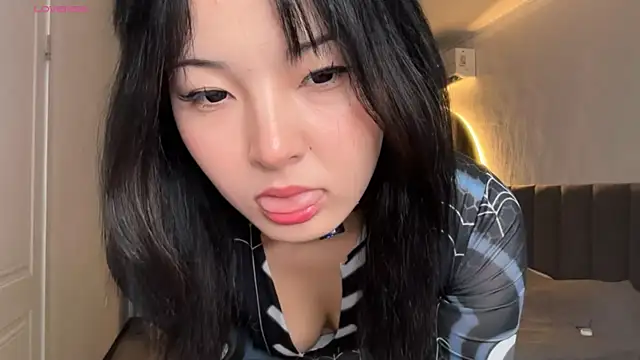 minnie joy online show from June 2026 12:55:02 PM