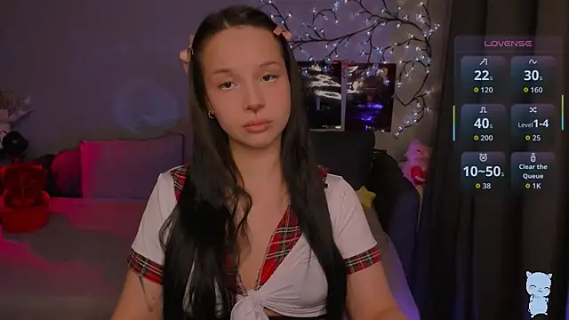 SoftyMooon online show from March 2026 07:04:02 PM