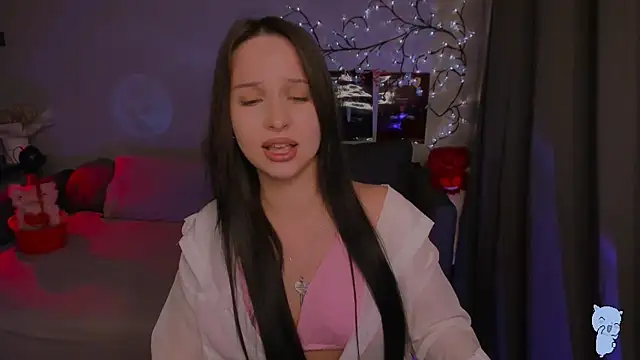 SoftyMooon online show from March 2026 07:36:02 PM