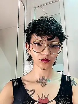 Calioperoux online show from May 2026 10:35:01 PM