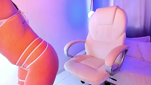 Snapshot of NixieSterling chatting on February 2026 10:20:02 PM NixieSterling online show from February 2026 10:20:02 PM