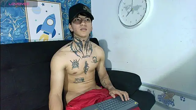 Snapshot of Tessarion_Black chatting on June 2026 07:07:01 AM Tessarion Black online show from June 2026 07:07:01 AM