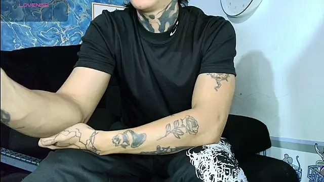 Snapshot of Tessarion_Black chatting on July 2026 04:02:02 AM Tessarion Black online show from July 2026 04:02:02 AM
