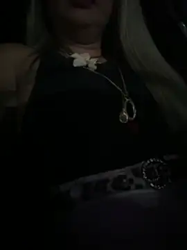 Nanda loiragostosa online show from March 2026 10:51:01 PM