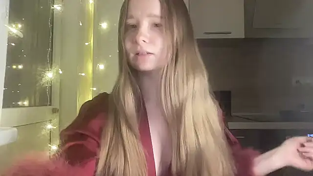 cutefoxieee online show from April 2026 09:31:01 PM