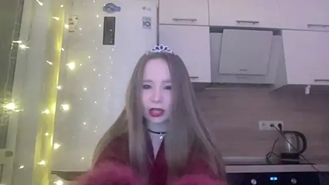 cutefoxieee online show from March 2026 05:39:02 PM