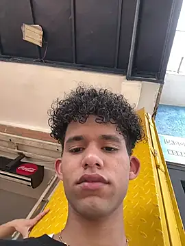 Stickmendez online show from February 2026 08:41:02 PM