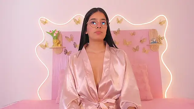 Isaa-queen online show from April 2026 02:35:01 PM