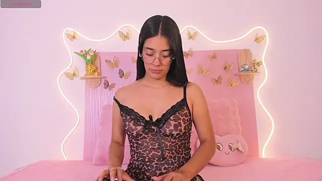 Isaa-queen online show from April 2026 01:29:01 AM