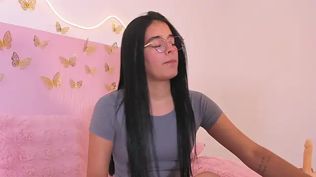 Isaa-queen online show from April 2026 08:09:02 PM