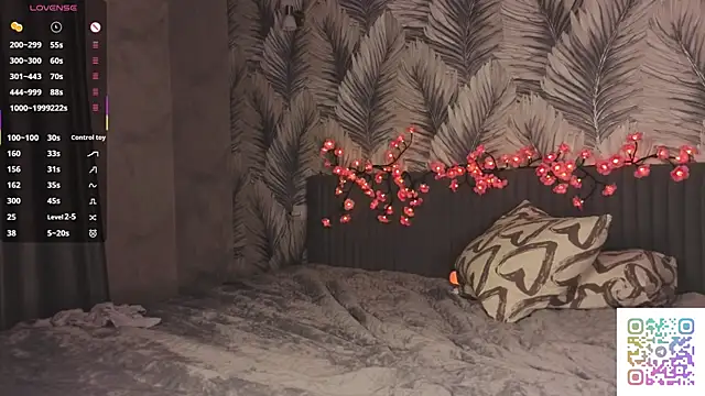 HinaVibe online show from April 2026 07:07:02 PM