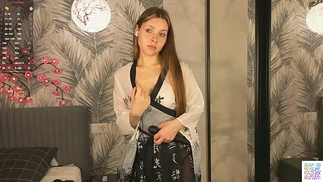 HinaVibe online show from May 2026 11:46:02 PM