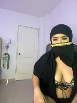 Snapshot of Yasmin_cute chatting on June 2026 01:11:01 PM Yasmin cute online show from June 2026 01:11:01 PM