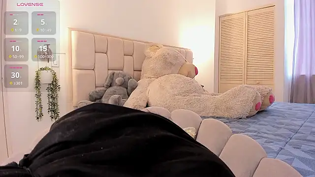 Yasmin cute online show from March 2026 09:21:01 PM