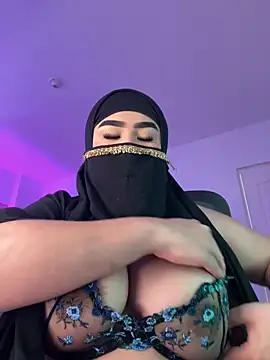 Snapshot of Yasmin_cute chatting on May 2026 01:06:02 PM Yasmin cute online show from May 2026 01:06:02 PM