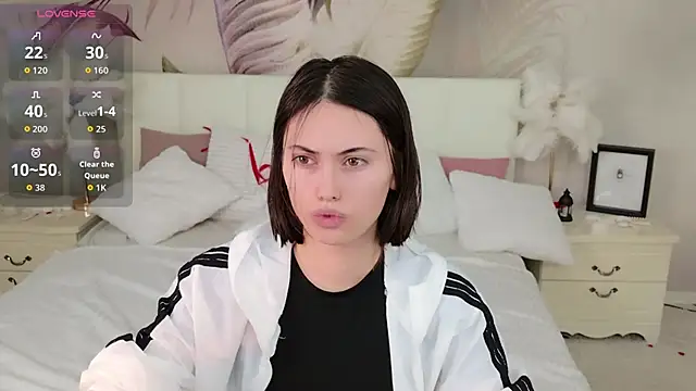 Lunaa Babygirl online show from March 2026 01:44:01 PM