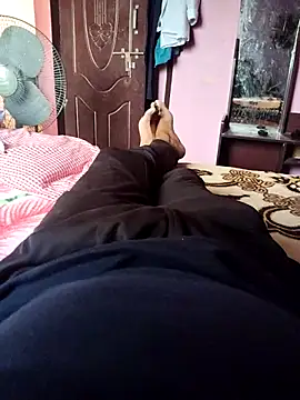 Snapshot of magicmovemen chatting on February 2026 10:05:01 AM magicmovemen online show from February 2026 10:05:01 AM