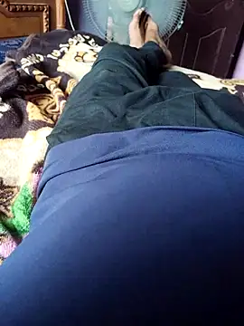 Snapshot of magicmovemen chatting on February 2026 10:37:02 AM magicmovemen online show from February 2026 10:37:02 AM