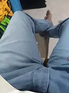 Snapshot of magicmovemen chatting on February 2026 05:29:02 AM magicmovemen online show from February 2026 05:29:02 AM