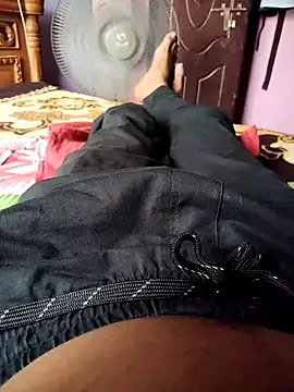 Snapshot of magicmovemen chatting on February 2026 10:26:02 AM magicmovemen online show from February 2026 10:26:02 AM