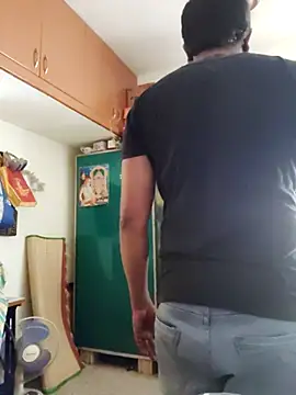 Snapshot of magicmovemen chatting on February 2026 09:53:01 AM magicmovemen online show from February 2026 09:53:01 AM