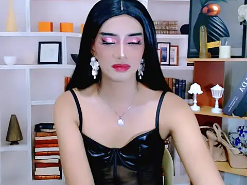 Queeny Cassandra online show from May 2026 06:17:02 AM