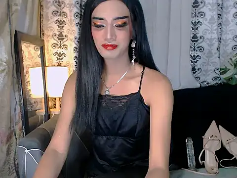 Snapshot of Queeny_Cassandra chatting on July 2026 12:01:02 AM Queeny Cassandra online show from July 2026 12:01:02 AM