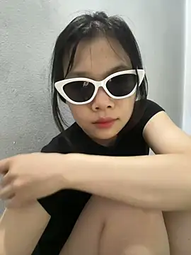Nancyk6 online show from April 2026 04:22:02 PM