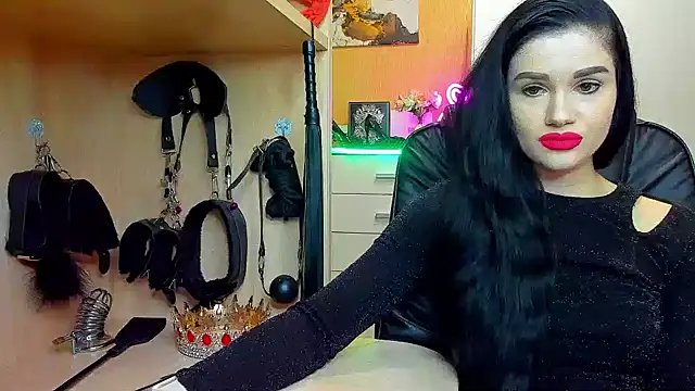 KristiTopxx online show from April 2026 06:04:02 PM