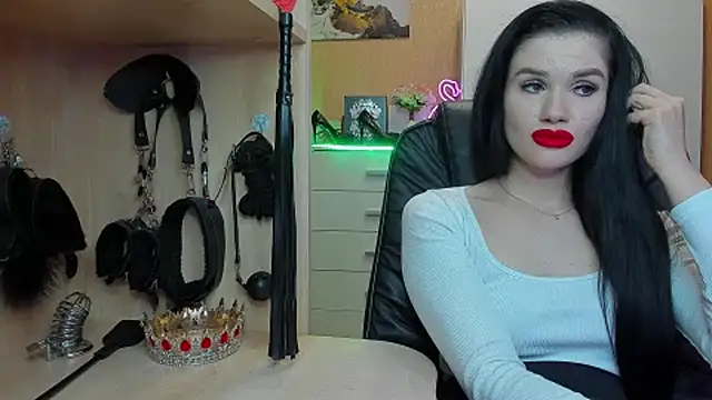 Snapshot of KristiTopxx chatting on June 2026 07:35:01 PM KristiTopxx online show from June 2026 07:35:01 PM