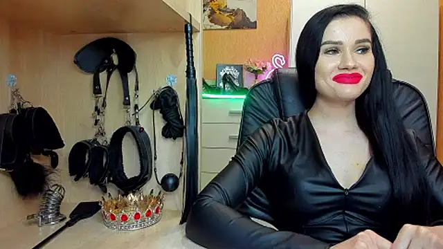 KristiTopxx online show from April 2026 08:15:01 PM