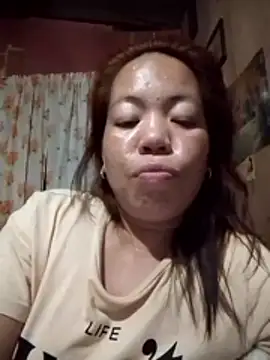 sweet lhyn online show from May 2026 01:09:01 PM