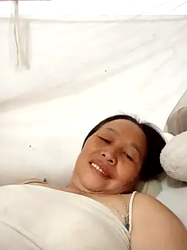 heesuu11 online show from April 2026 01:45:01 PM