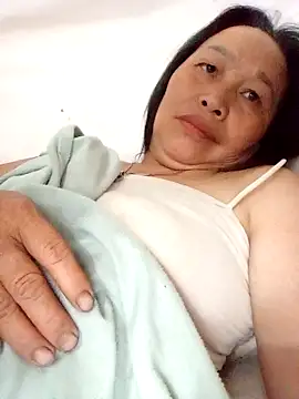 heesuu11 online show from April 2026 06:36:01 PM