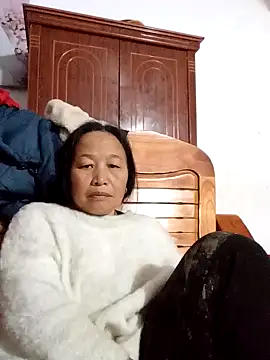 heesuu11 online show from April 2026 11:00:01 PM