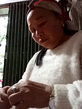 heesuu11 online show from April 2026 10:55:01 AM