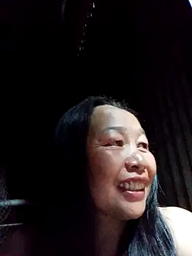 heesuu11 online show from April 2026 01:07:02 PM