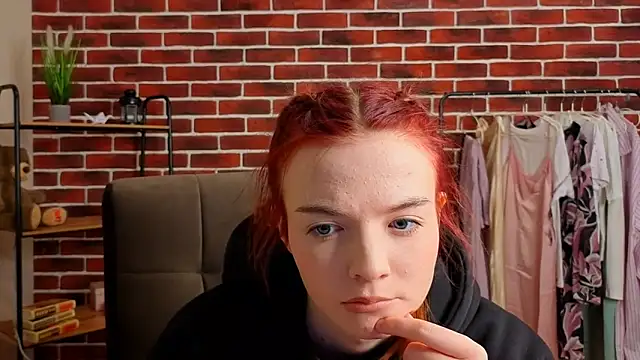 LauraaStokes online show from March 2026 10:56:02 AM