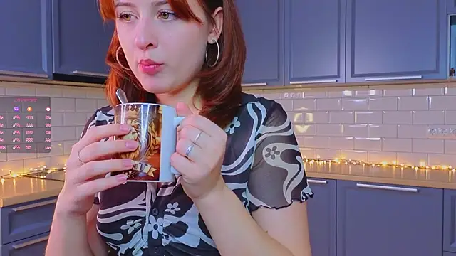 Snapshot of LolaCrazy_ chatting on February 2026 03:44:01 PM LolaCrazy online show from February 2026 03:44:01 PM