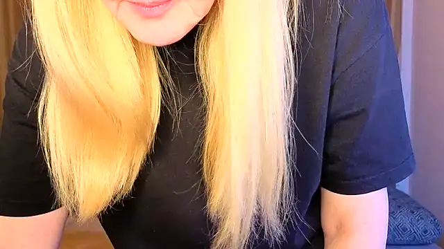 Snapshot of Bella_soulmate chatting on June 2026 05:24:01 AM Bella soulmate online show from June 2026 05:24:01 AM