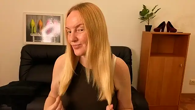 Snapshot of Bella_soulmate chatting on July 2026 11:28:01 AM Bella soulmate online show from July 2026 11:28:01 AM