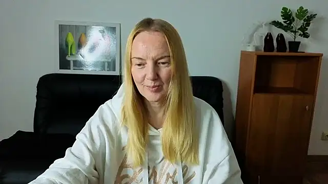 Snapshot of Bella_soulmate chatting on July 2026 05:30:01 AM Bella soulmate online show from July 2026 05:30:01 AM