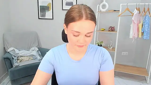 Liana Bert online show from February 2026 10:15:02 AM