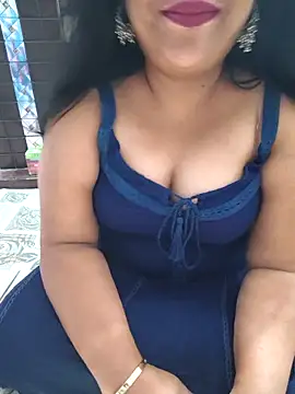 Moonae online show from April 2026 12:19:02 PM