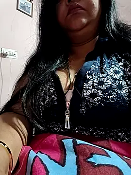 Moonae online show from February 2026 03:01:01 PM