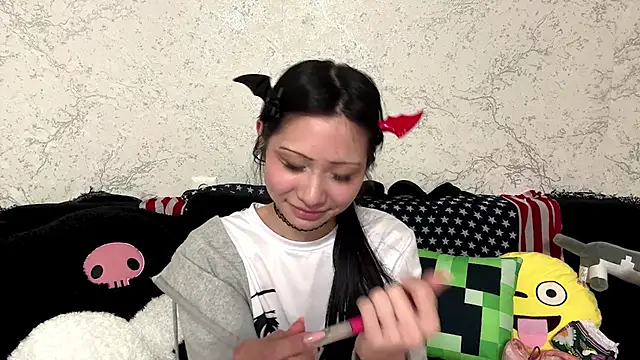 kishagrayone online show from May 2026 02:25:02 PM