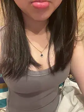 Snapshot of Sullys_ chatting on March 2026 05:08:02 AM Sullys online show from March 2026 05:08:02 AM