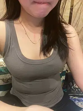 Snapshot of Sullys_ chatting on March 2026 02:55:01 AM Sullys online show from March 2026 02:55:01 AM