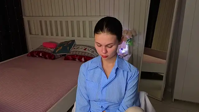 EarthaLevra online show from March 2026 08:07:01 PM