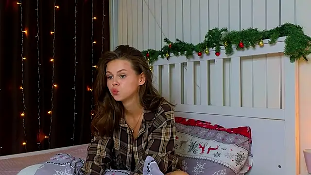 EarthaLevra online show from February 2026 07:14:02 PM